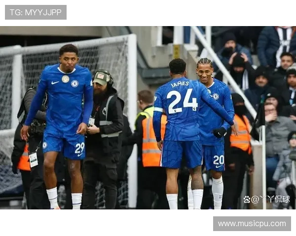 切尔西关注路易斯但球员心系维拉